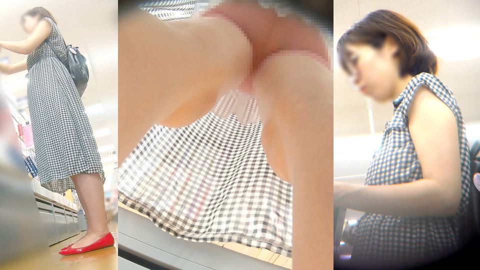 美魔女を目指す！フェチ心をくすぐる眼鏡人妻のパンチラ